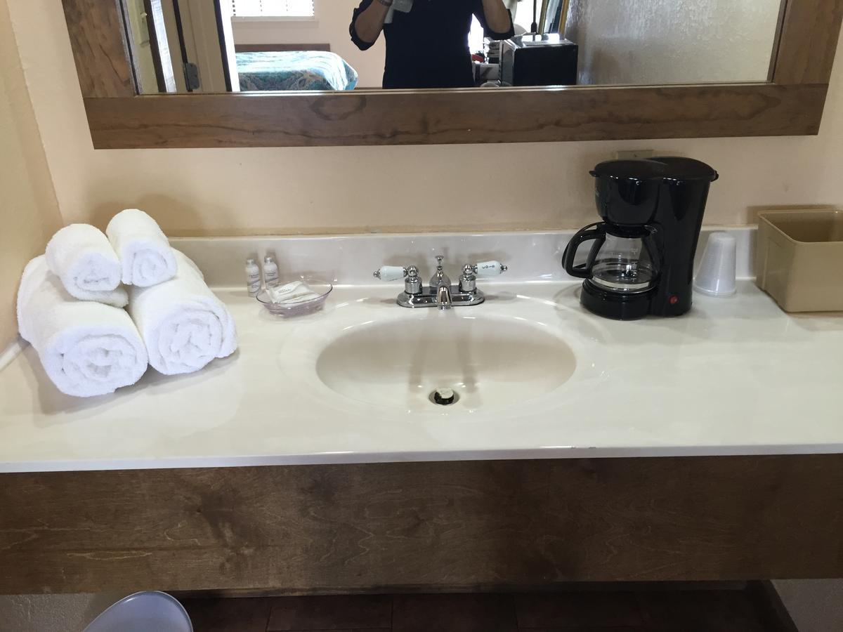 Larose Gators Inn On The Bayou מראה חיצוני תמונה